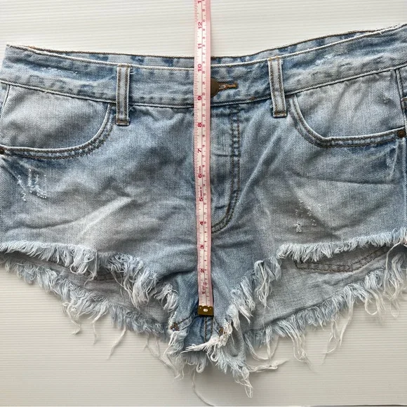 Billabong Denim Jean Shorts Blue Frayed Bonita Mid Rise Beach Size 28 AU 10 - Picture 11 of 12